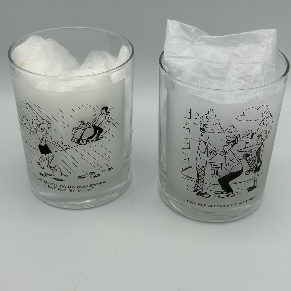 1975 Bill Davey Drinking Cocktail Glasses Bar Set of 2 Golf Comic Cartoon